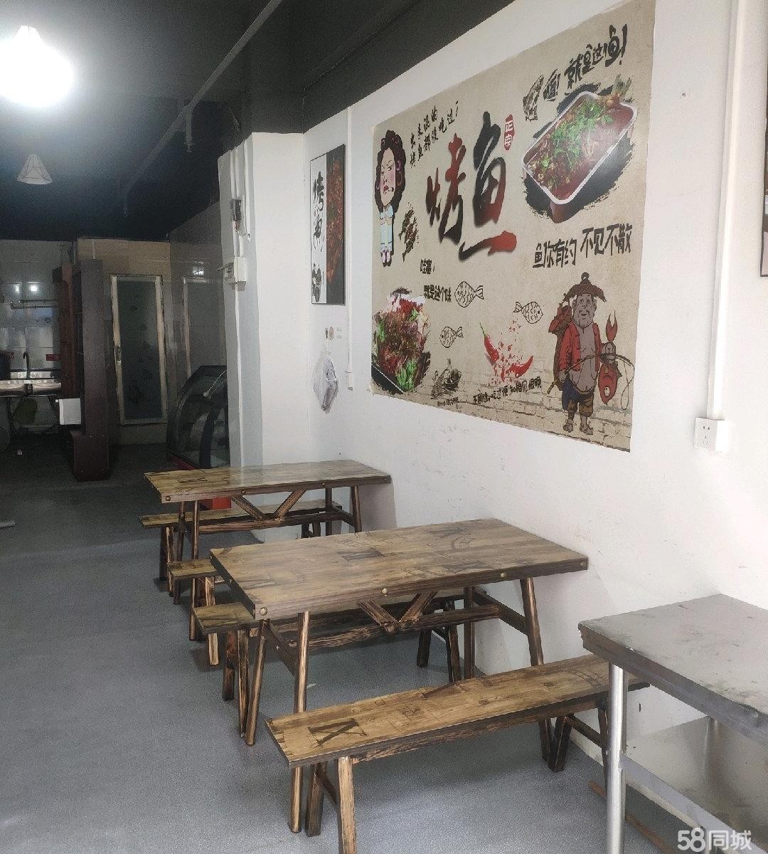 (转让)房租1200-个月，小区出口，人流量大，旁边是山居十二院，