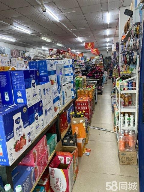 (转让)人流大，学校正对门，小区出入口
