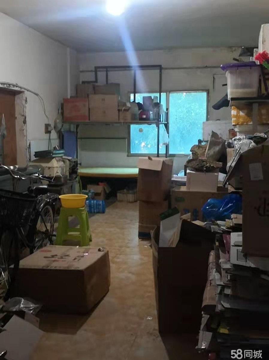 (转让)航天医院公交站牌后人流量大具体内容面谈