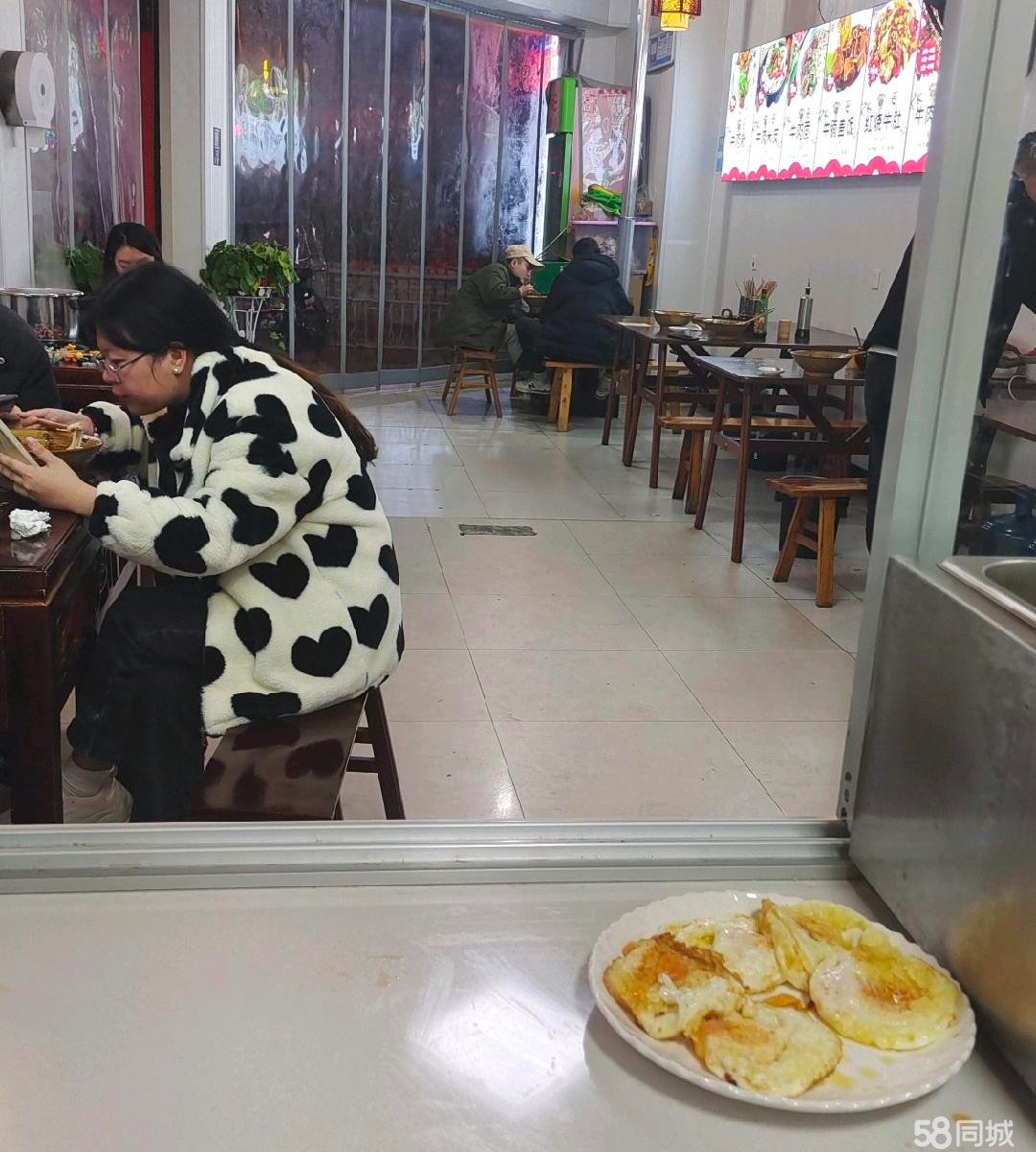 (转让)双门头，大超市，几个大酒店，菜市，人流量大，外来旅游人员多