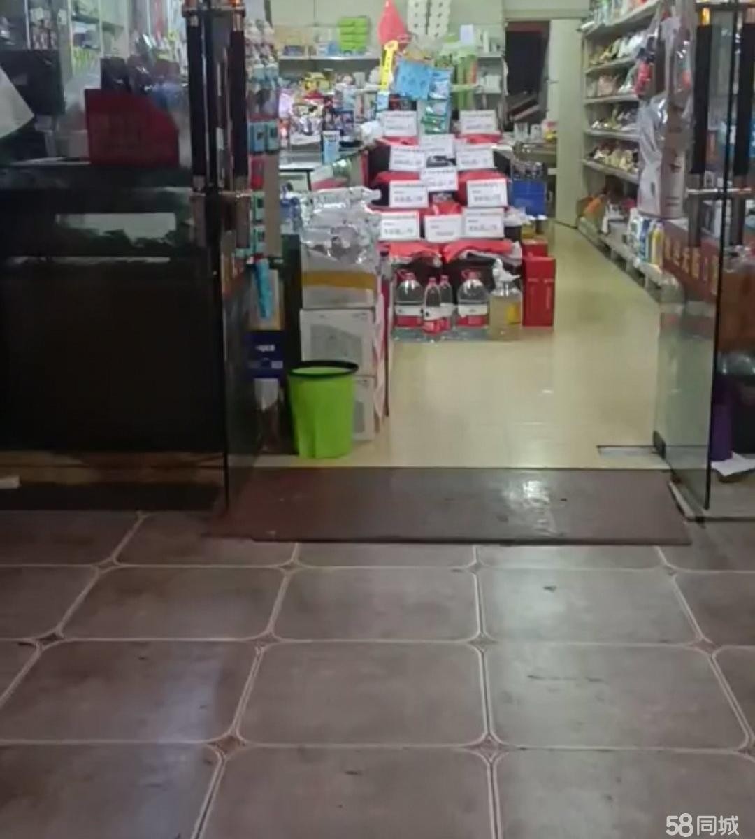 (转让)背靠小区旁边临夜市街烟酒茶叶便利店