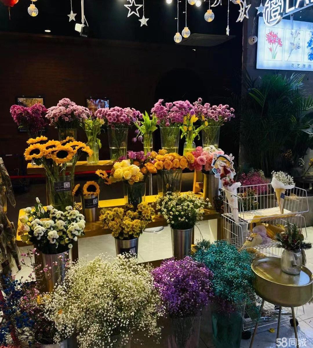 (转让)现在做的花店本店铺就在方圆荟广场内适用于做各种小吃