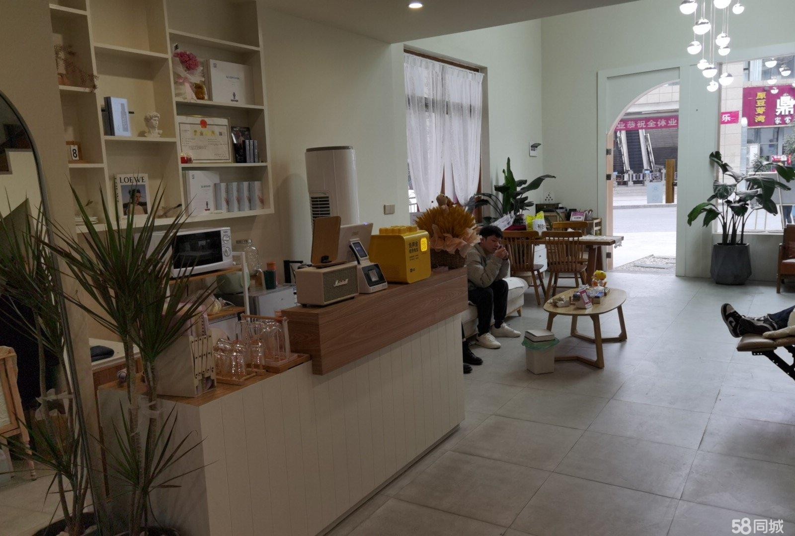 (转让店铺转让有阁楼50平方，前后通透有意者电联，面谈