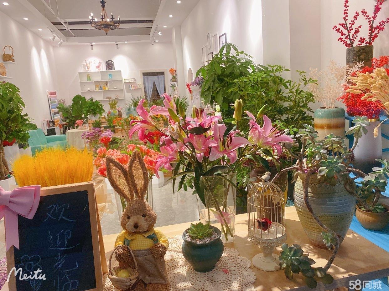 (转让)成熟临街门面转让!可经营范围:花店、美容、美发、服装等-.