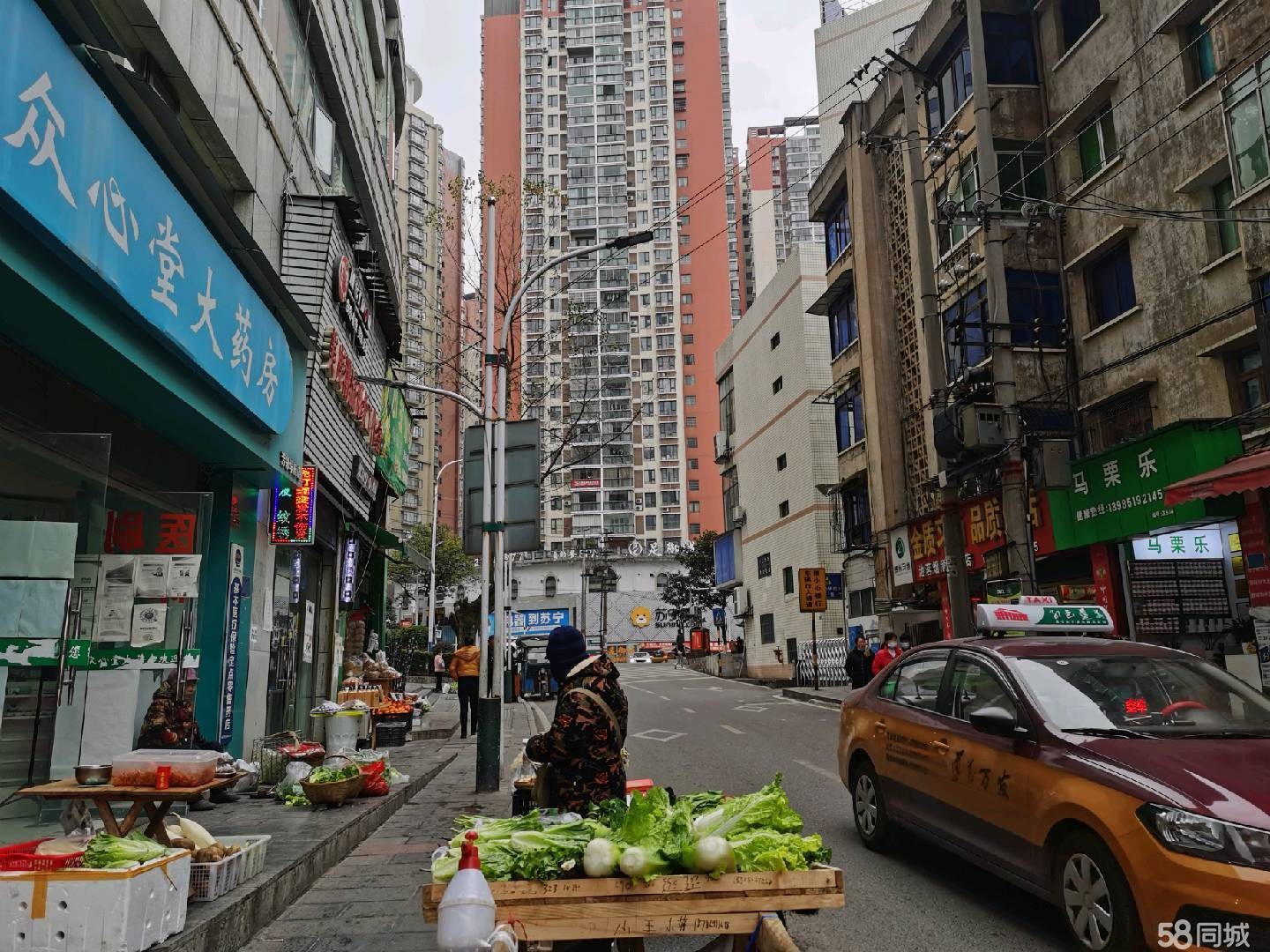 (转让)小区门口，人流量大，有酒店，在建医院