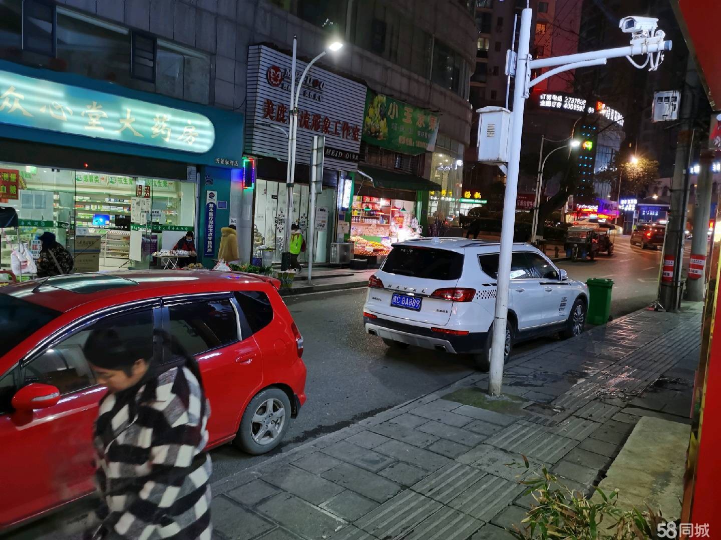 (转让)小区门口，人流量大，有酒店，在建医院
