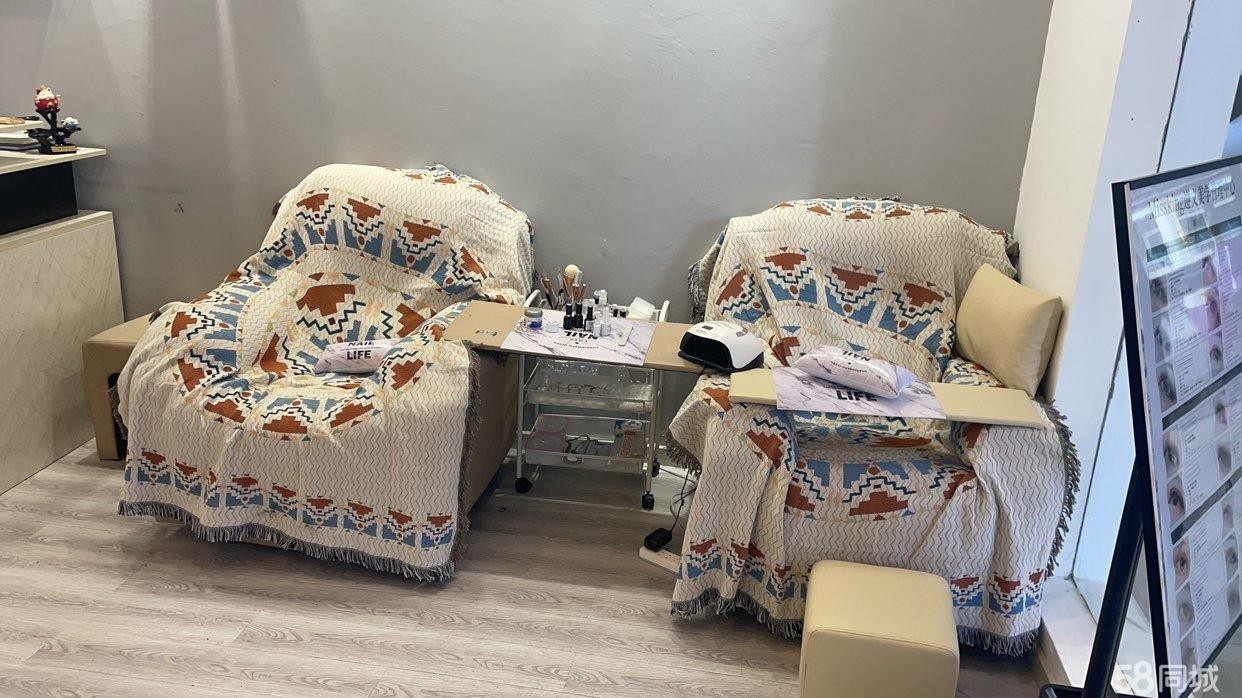 (转让)店铺的地理位置以及周边居住环境非常好店铺工作室都非常适合!