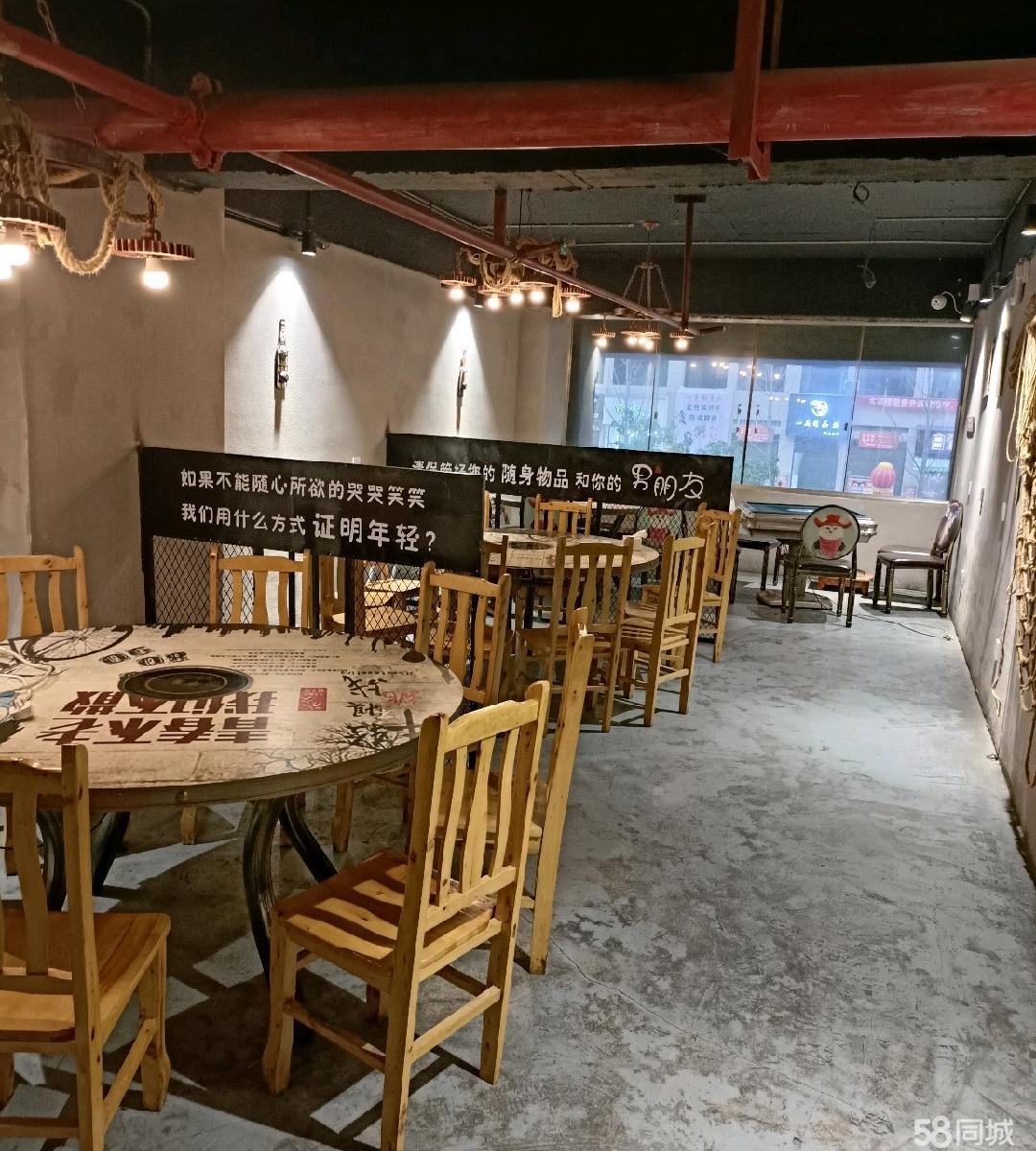 (转让)邻街旺铺,在两个大型小区中间。