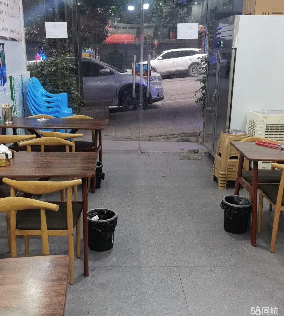 (转让)做餐饮夜宵很适合，冰箱，烤炉，家居都是新的
