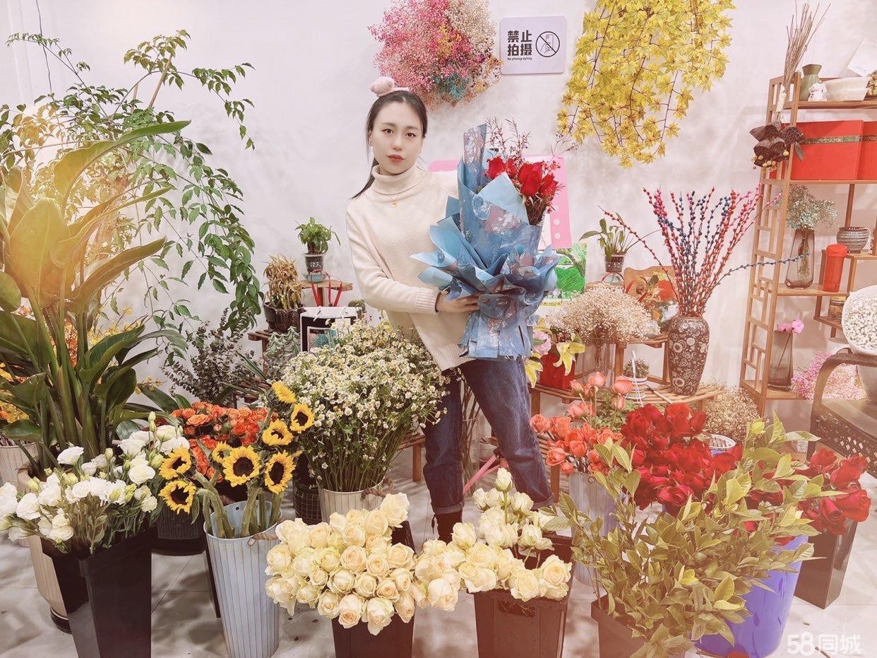 (转让)因本人工作无法经营门店，现转手经营，店面客量多。租金交到六月