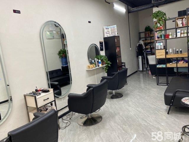 (转让)门面在宁波路王宝器麻椒鱼下面一点靠近福州路苏州路上海路