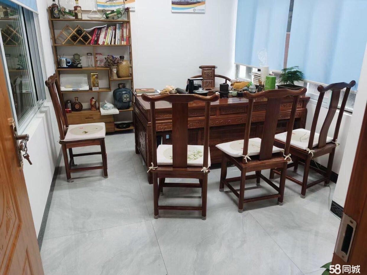(转让)精装修办公场地转让:楼层适中，人流大，带有厨房宿舍食堂!