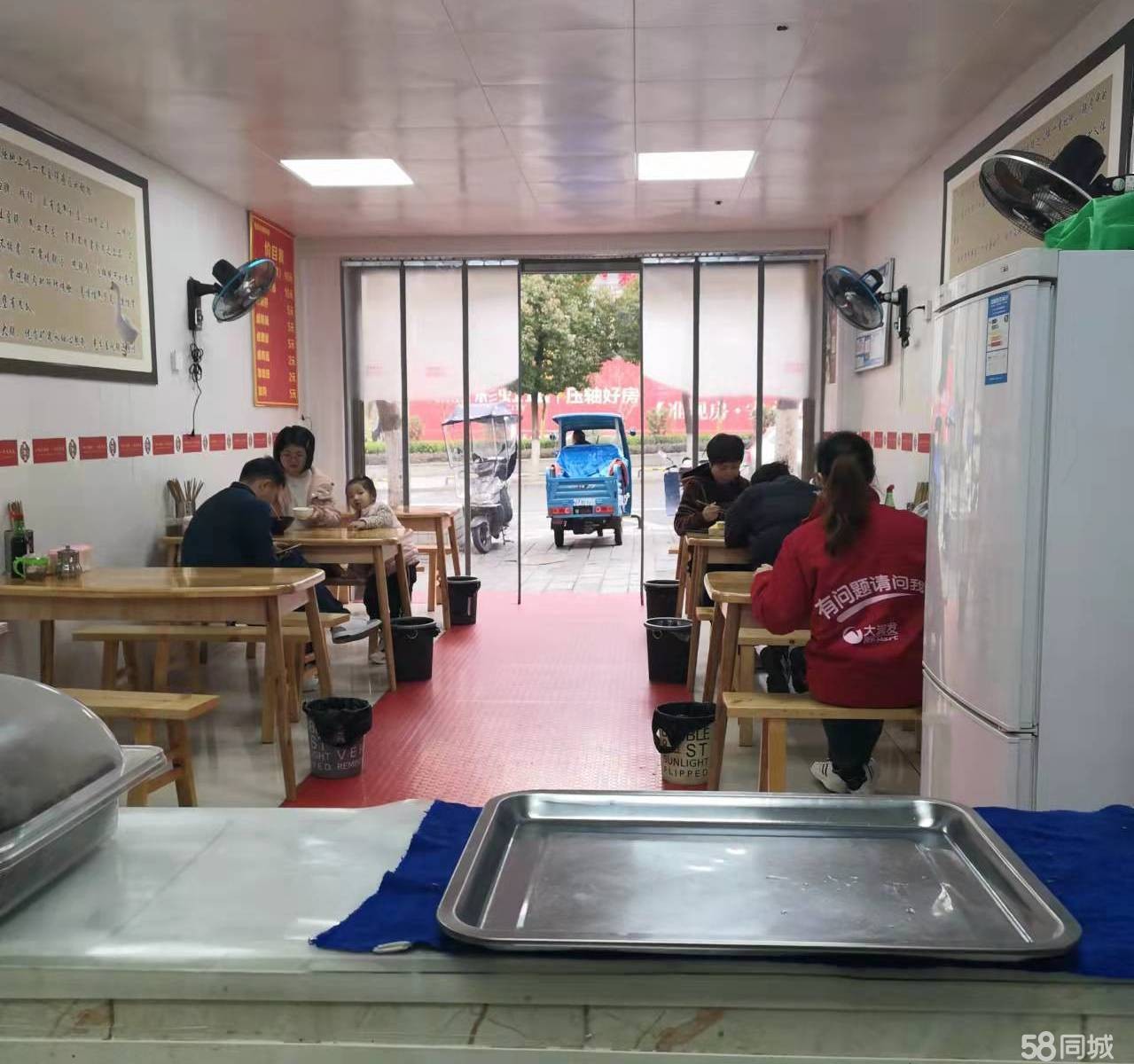 (转让)东欣彩虹城后门旺铺转让,押金1w租金半年一付转让费可面议
