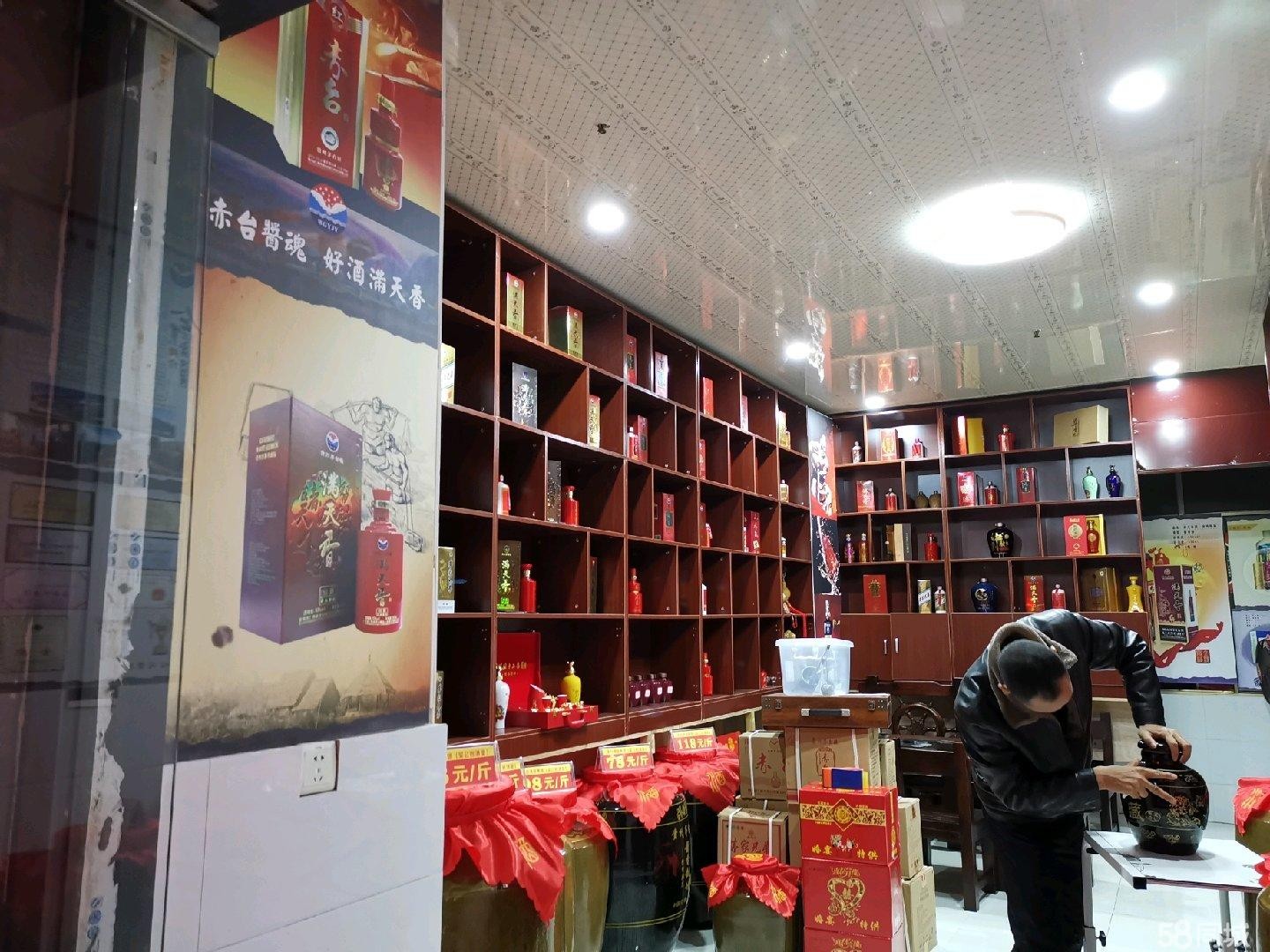 (转让)遵义高铁站旁红绿灯十宇路口，周边酒店多