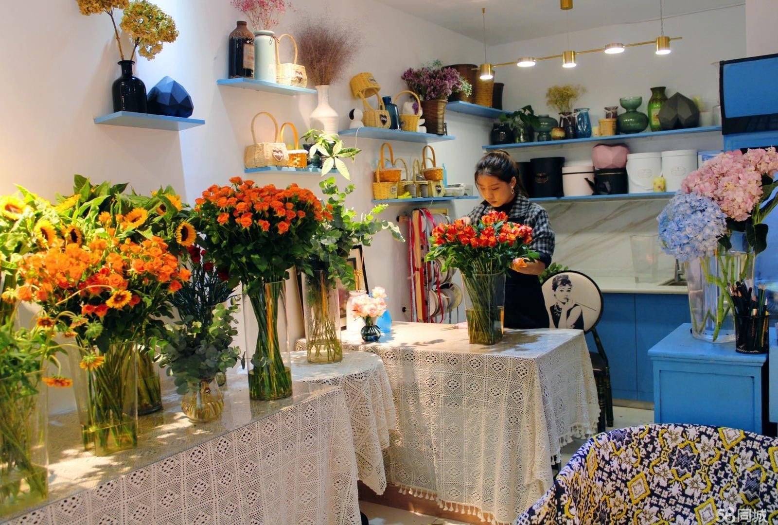 (转让)花店转让，已经经营五年，空调保鲜柜都有