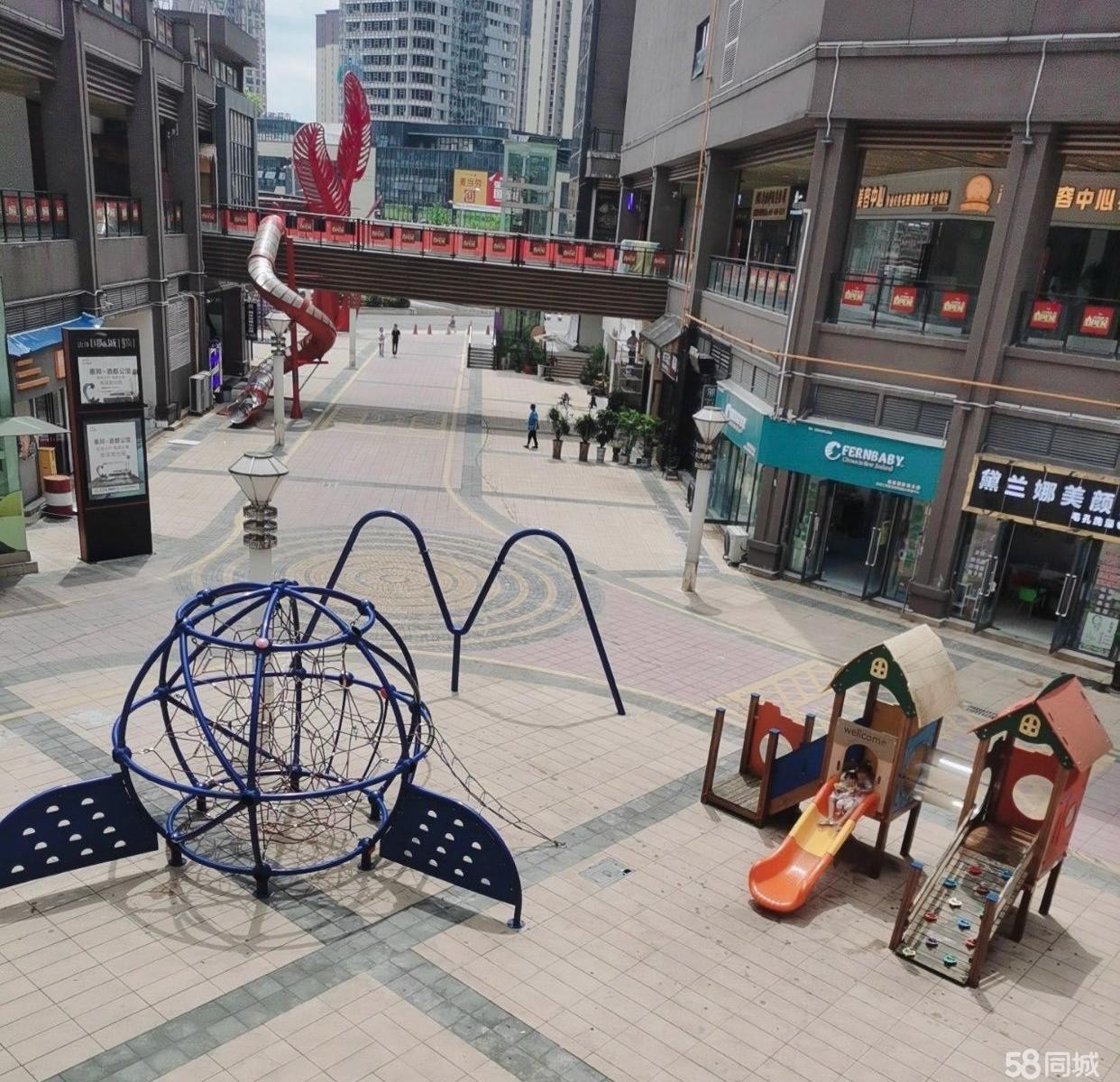 (转让)接手即可经营，店铺有酒吧、餐饮、连锁酒店为邻，流量大