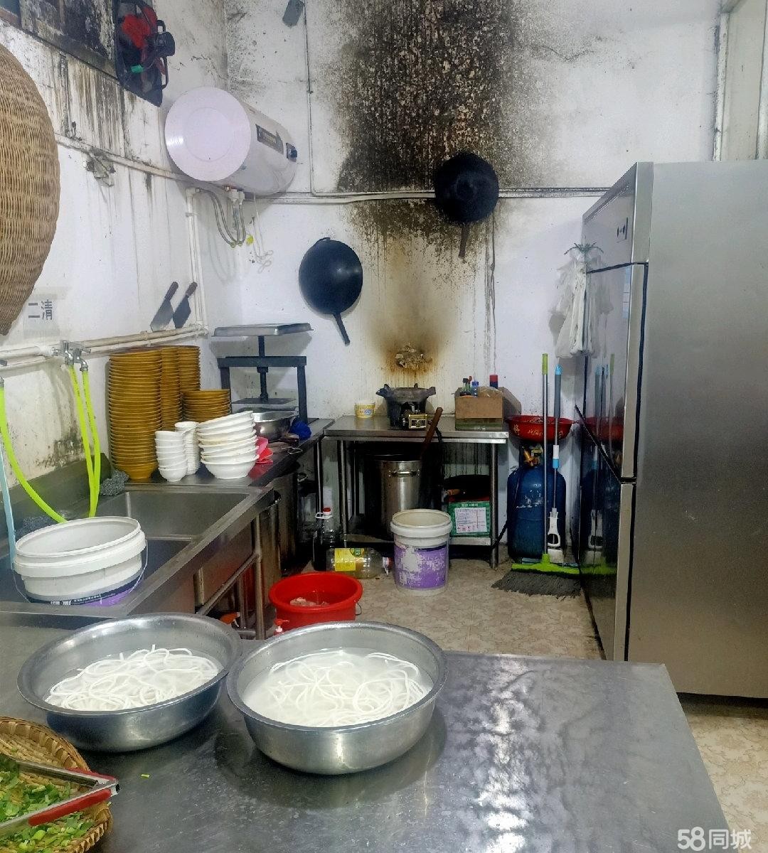 (转让)房东自建房，两个门面，宽敞大气