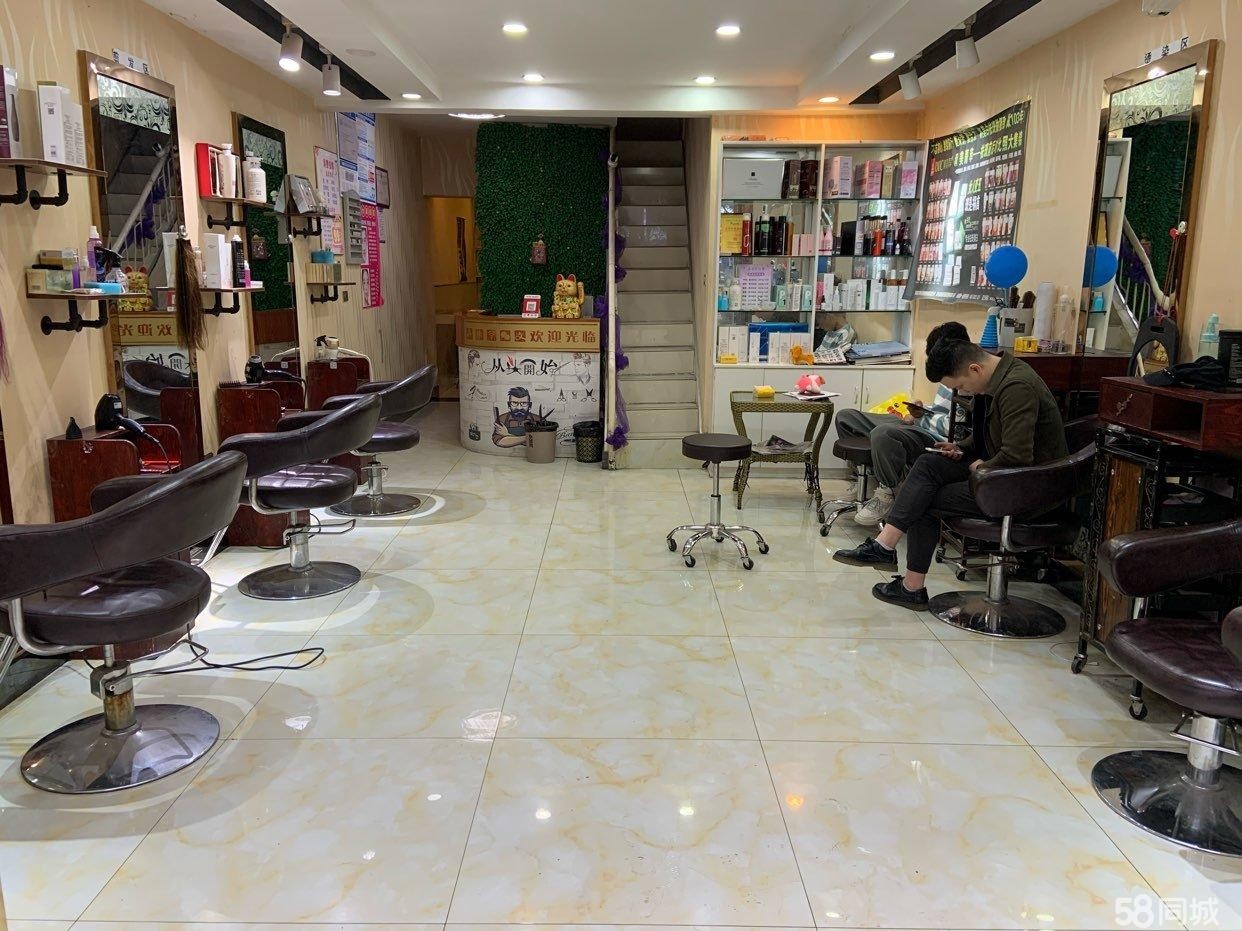 (转让)这- -排街就我一家美发容店，每天客量40-60