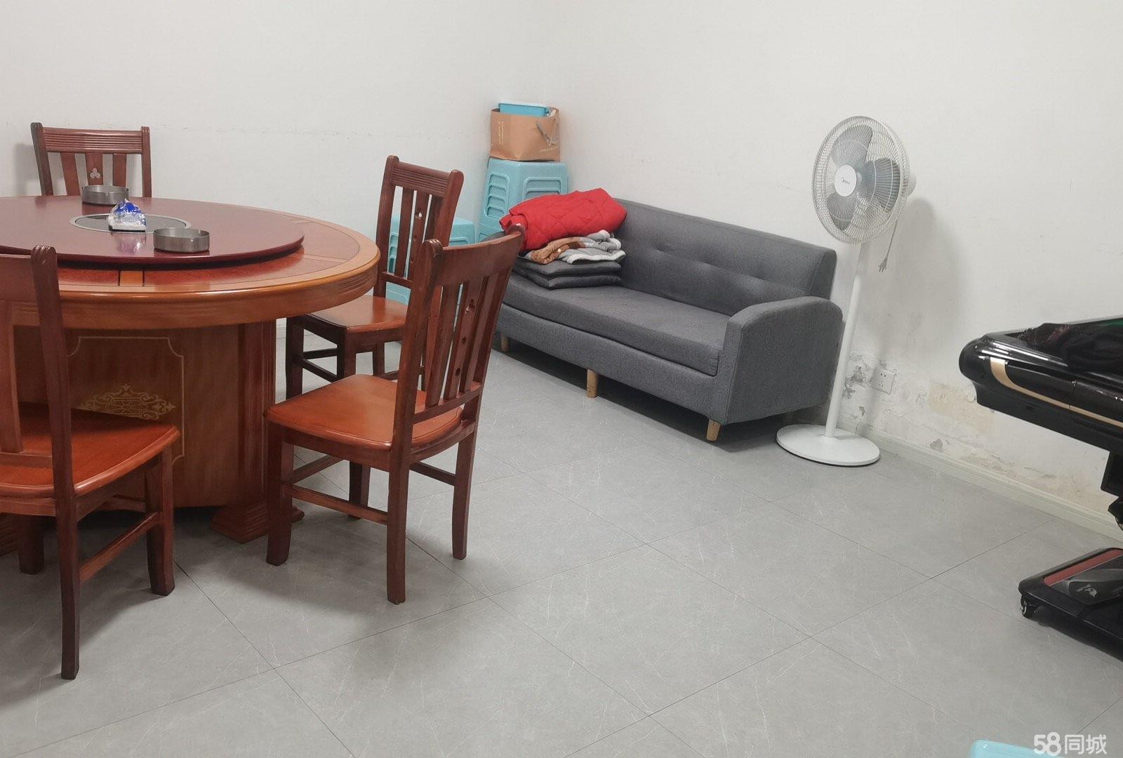 (转让)临街旺铺转让，做餐饮接手就可经营