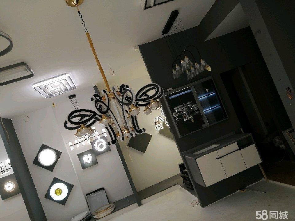 (转让)灯饰卫浴店铺转让，本人有其他所有经营忍痛割爱，