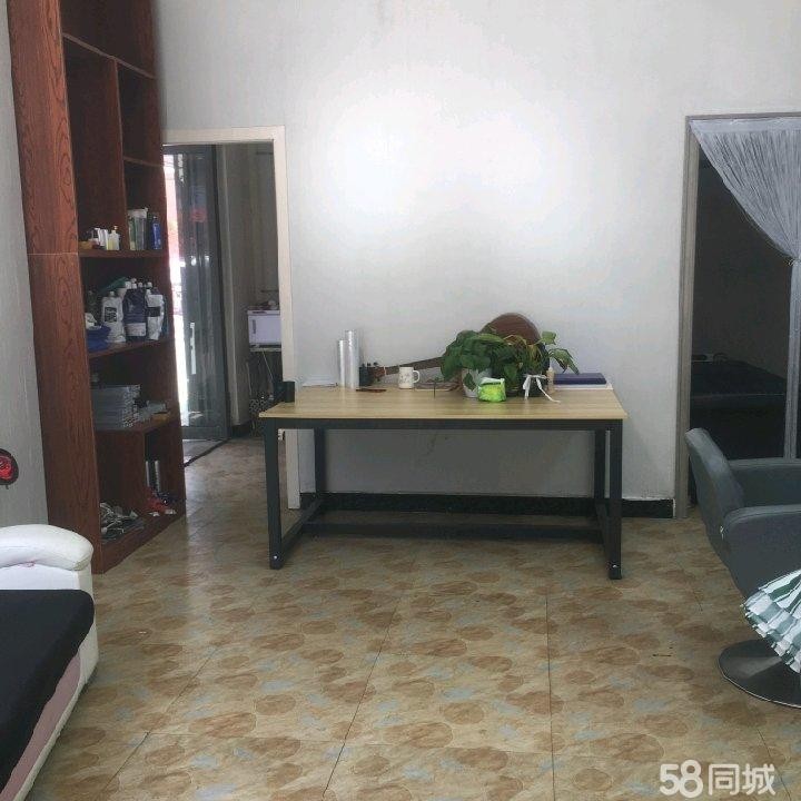(转让)到手可经营可用空间大门外可摆摊