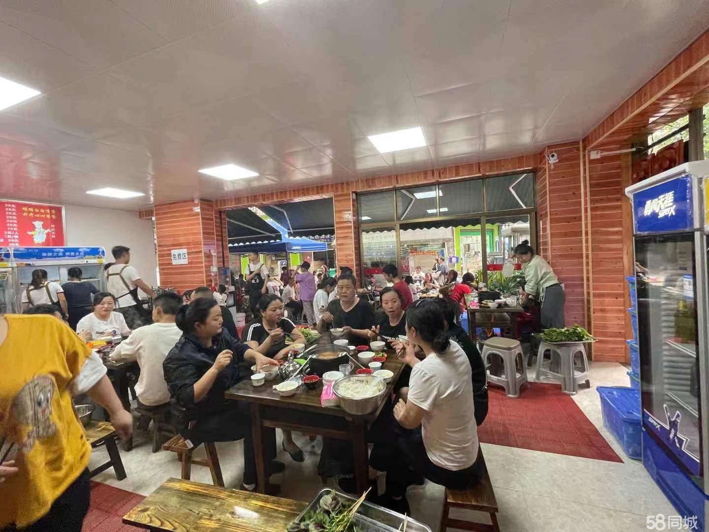 (转让)客运站对面-人流量大周边小区门口也可以摆桌子转让面议