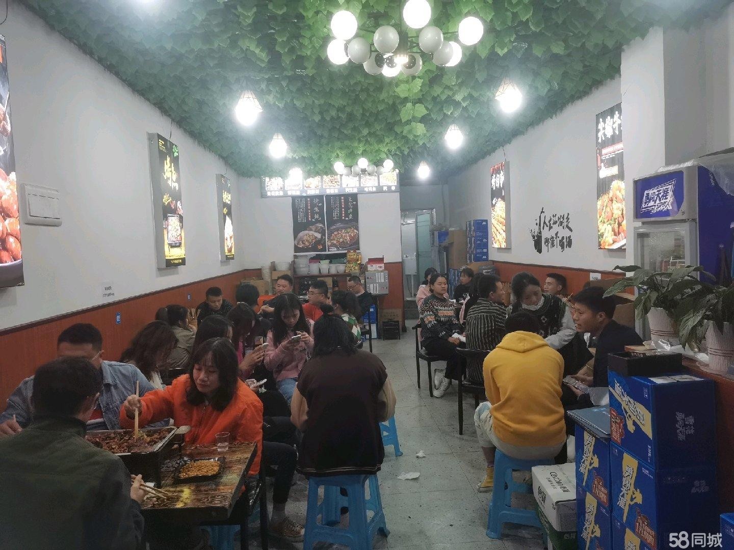 (转让)店铺周边有几个成熟小区有固定客源坝坝宽敞方便停车