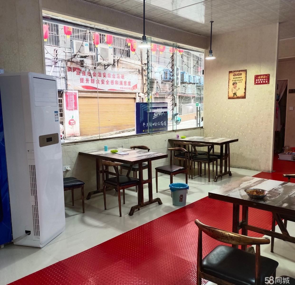 (转让临街铺面，一大厅，两个包房,
