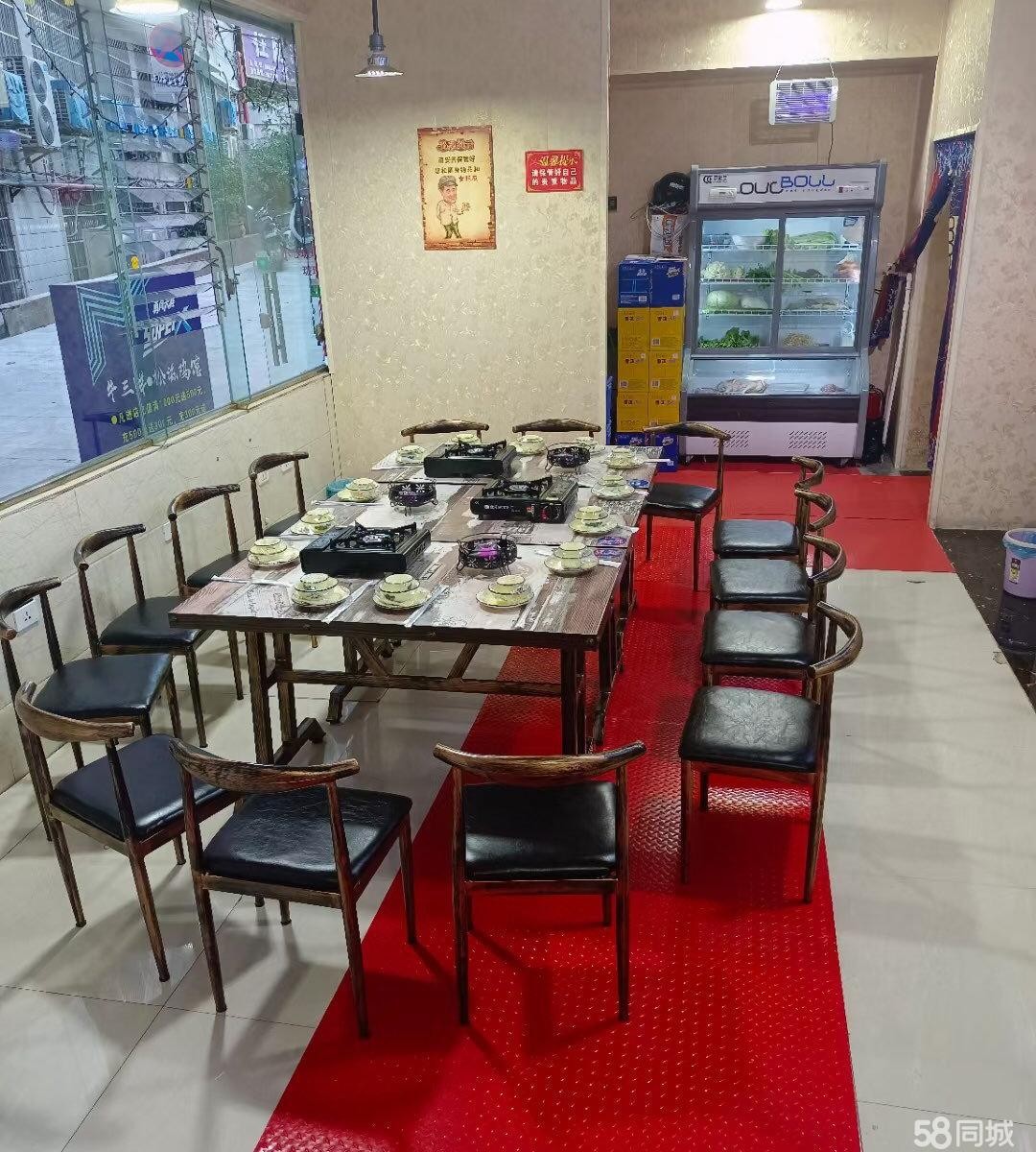 (转让临街铺面，一大厅，两个包房,