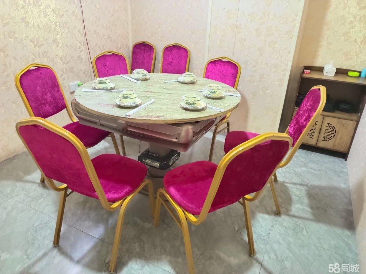 (转让临街铺面，一大厅，两个包房,