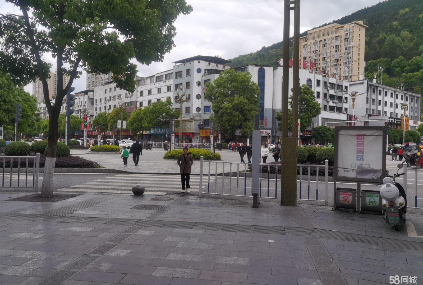 (转让)火车站临街旺铺整体转让