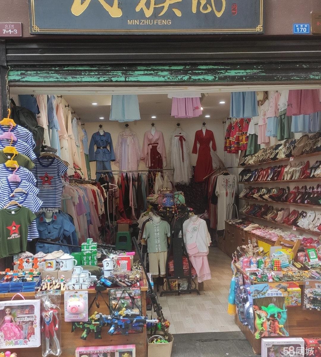 (转让)店铺位于红军街中段，人流量大，游客多，位置很好，周边还有学校