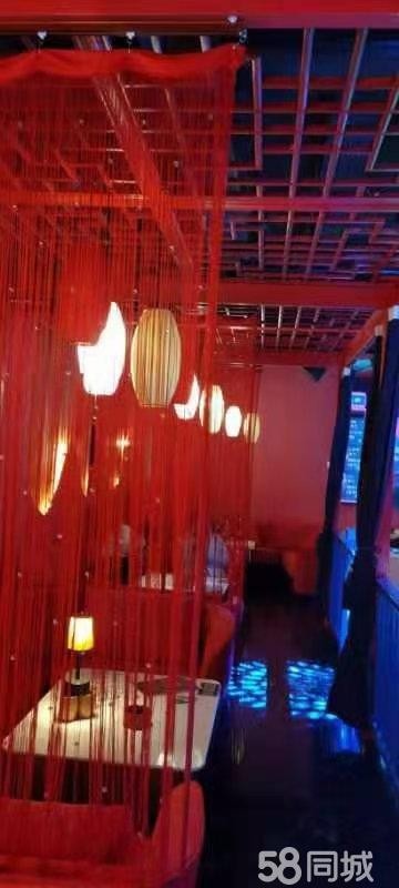 (转让)位于方圆荟广场二楼酒吧一条街，国风清吧