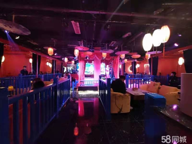 (转让)位于方圆荟广场二楼酒吧一条街，国风清吧