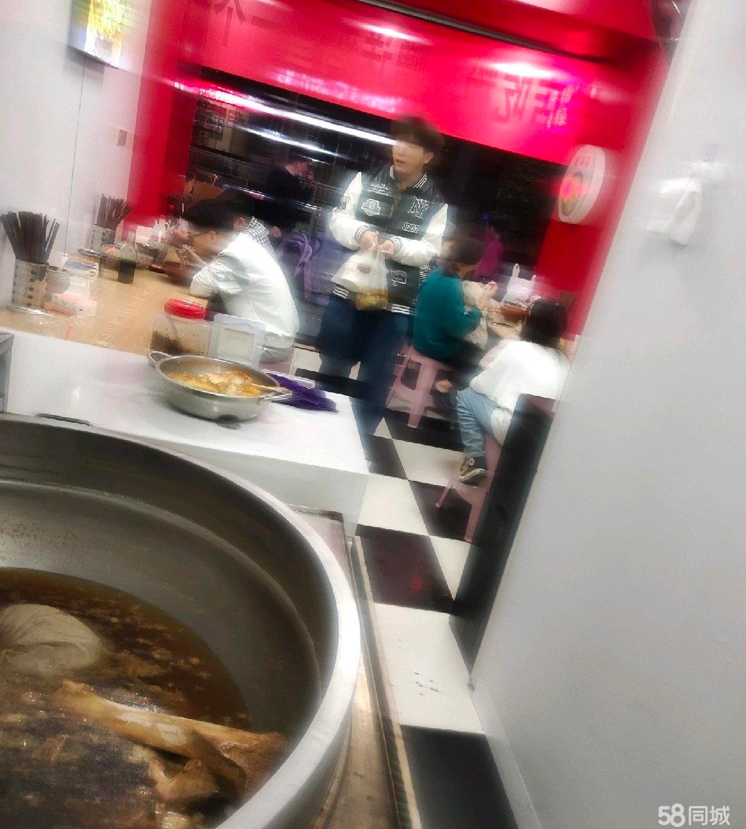 (转让)门面方正好用，人流大，处于市中心，水电费便宜。