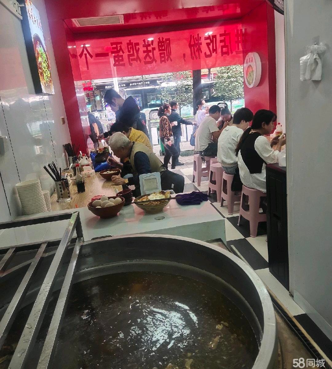 (转让)门面方正好用，人流大，处于市中心，水电费便宜。