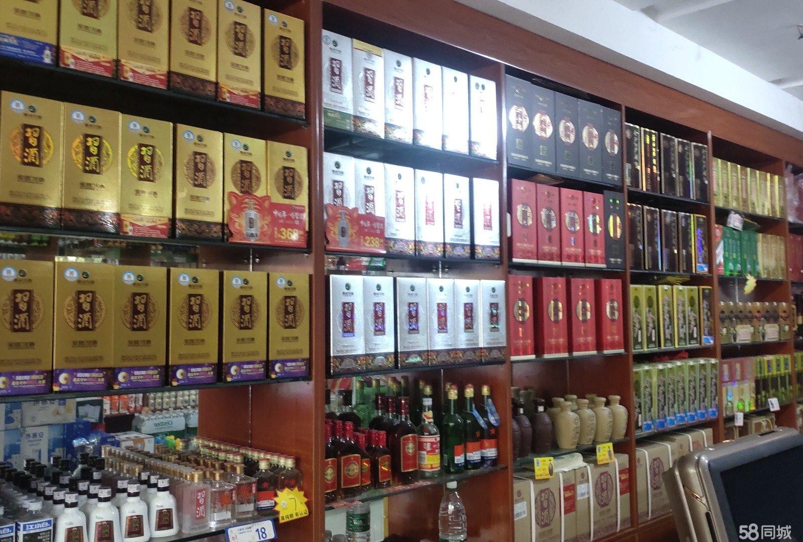 (转让)店铺临街，靠近站牌，有意者详情面谈