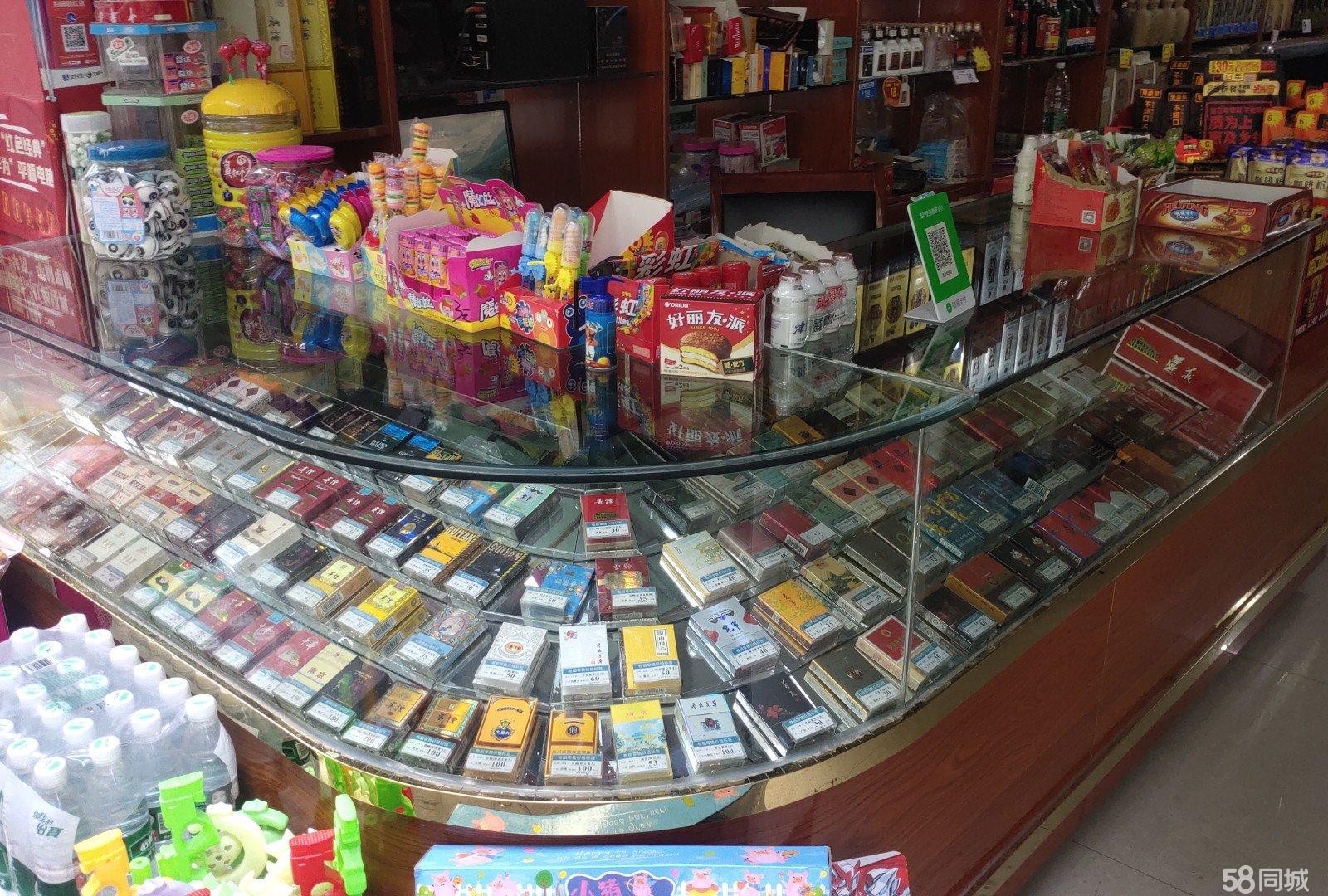 (转让)店铺临街，靠近站牌，有意者详情面谈