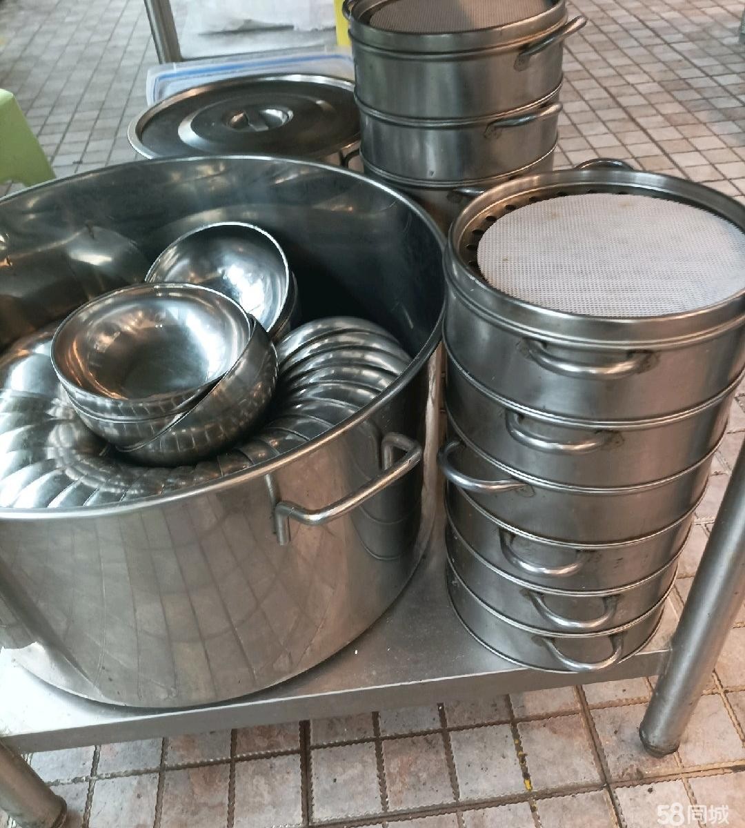 (转让)医科大学-食堂小吃面点档[ ]转让。正营业中转让费两万