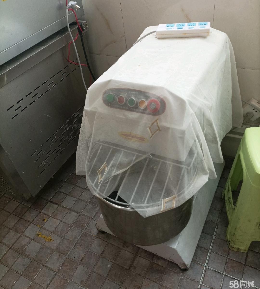 (转让)医科大学-食堂小吃面点档[ ]转让。正营业中转让费两万