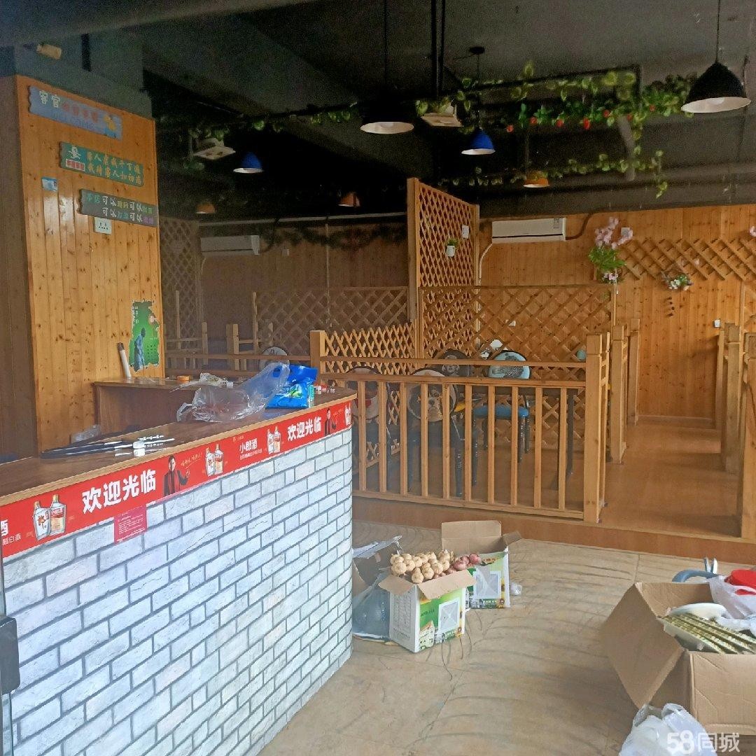 (转让)保利餐厅转让260平，房租5600o一年，可半年交付