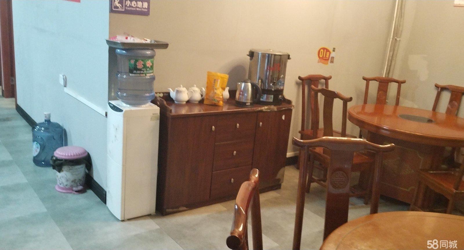 (转让)周边环境良好，店内卫生干净整洁，因家庭原因急需转让