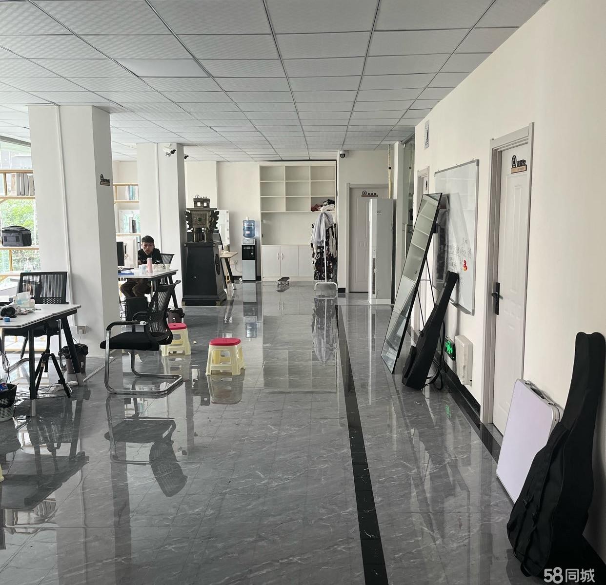 (转让)香港路军工大厦5号门面2楼加门面