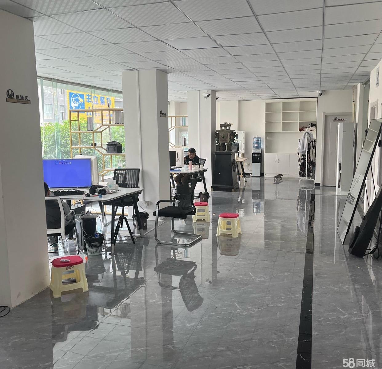 (转让)香港路军工大厦5号门面2楼加门面