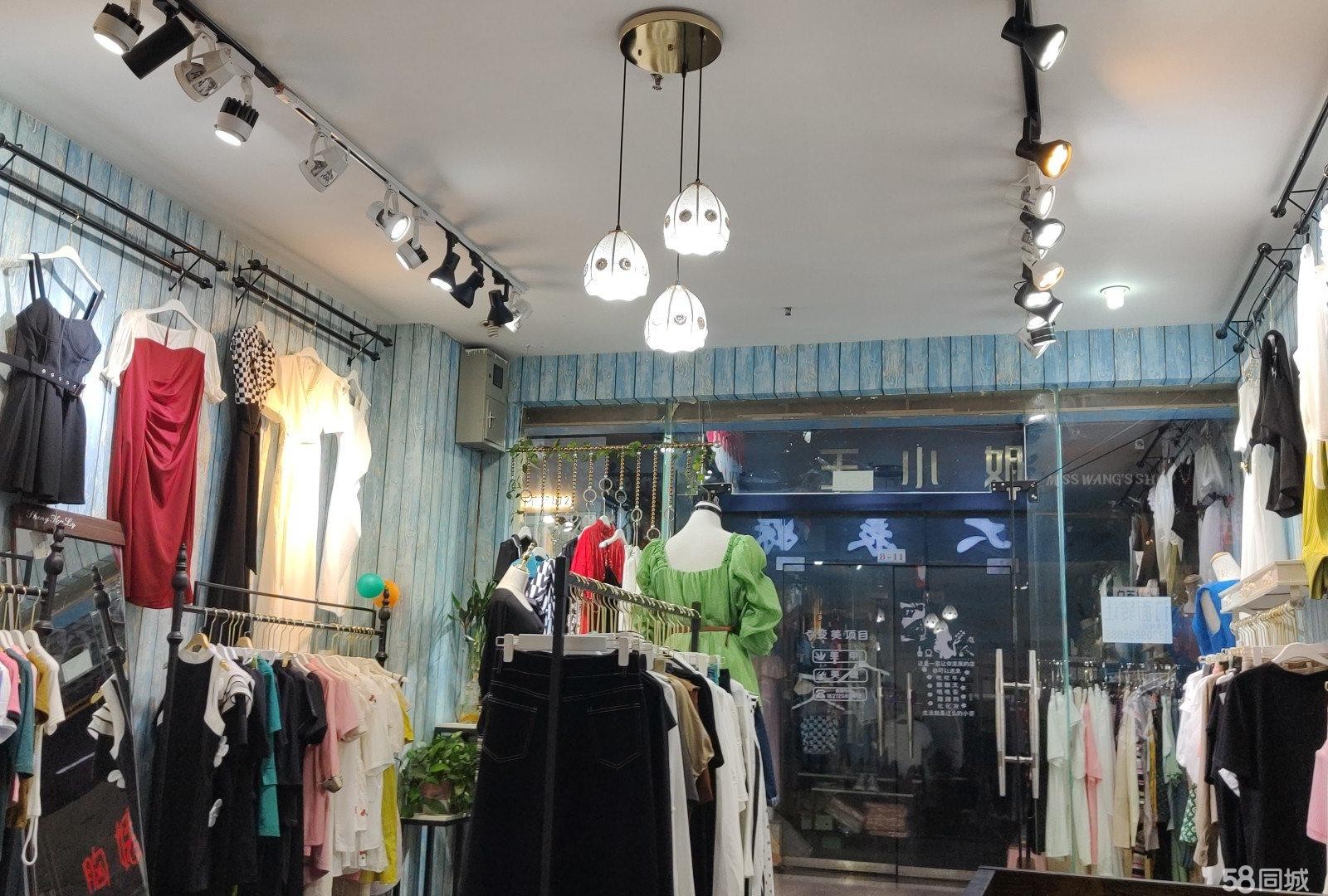 (转让)女装店，没有时间看店。转手可经营，位置一转盘地下商场