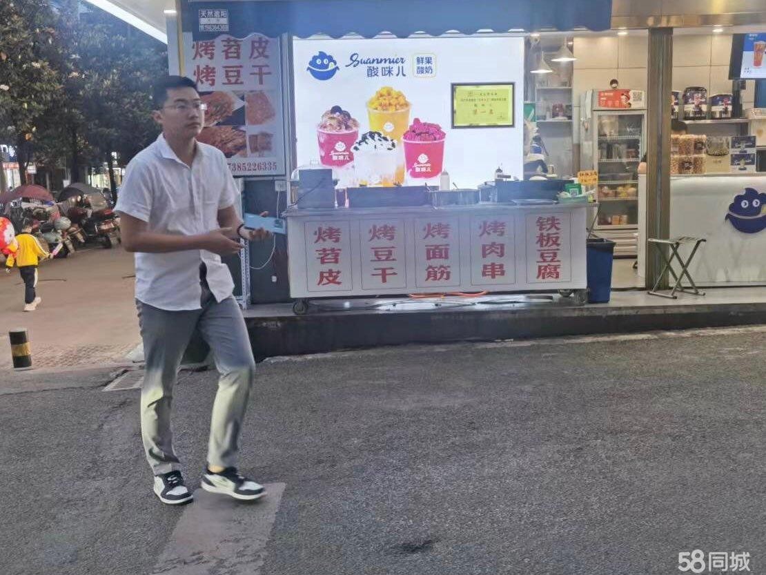 (转让)老广场商业中心摊位转让