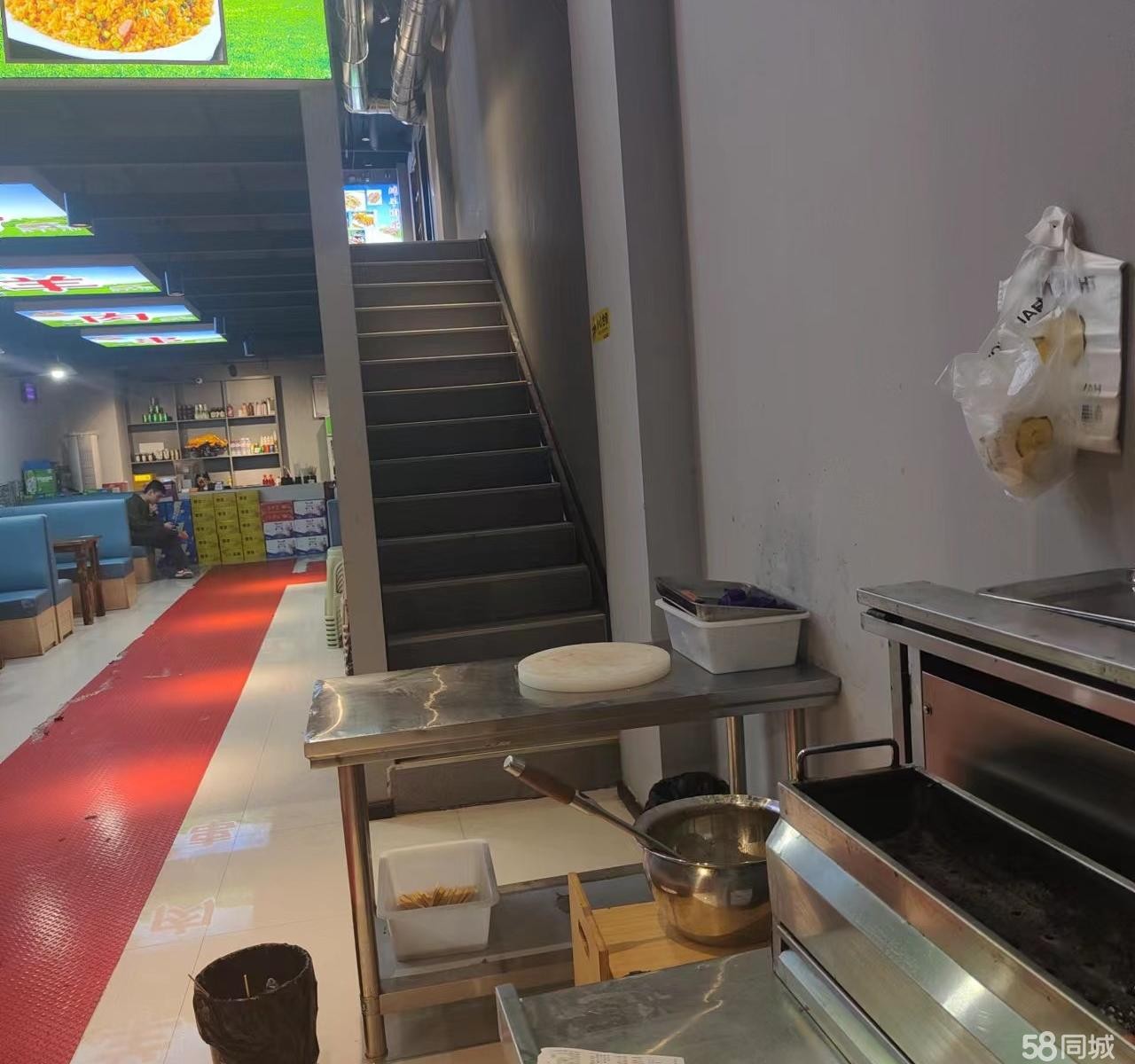 (转让)高端小区，当街门面，十字路口