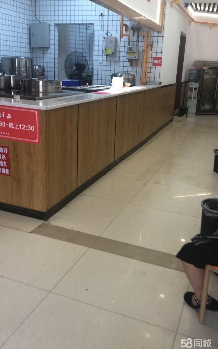 (转让)东兴家宴一楼门面，临街门面，门头醒目