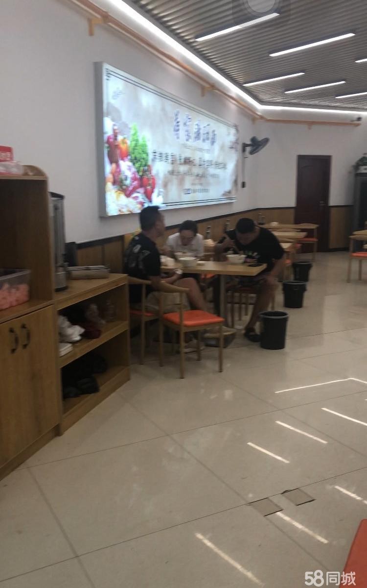 (转让)东兴家宴一楼门面，临街门面，门头醒目