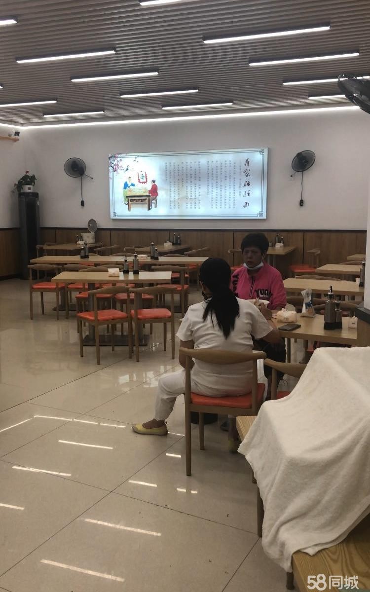 (转让)东兴家宴一楼门面，临街门面，门头醒目